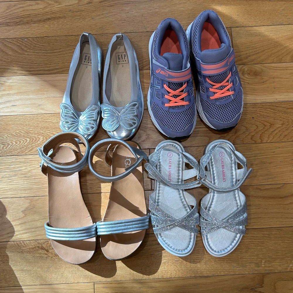 4 Pairs of Girls Shoes- size 2
